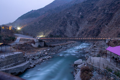帕拉斯桥，KPK