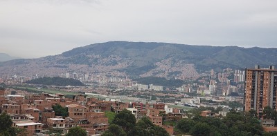 谷