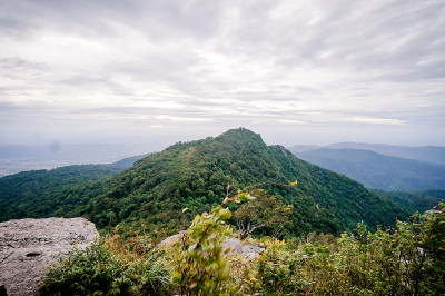 泰国素可泰省兰康亨国家公园的考銮山，美丽的自然风光和云天美景