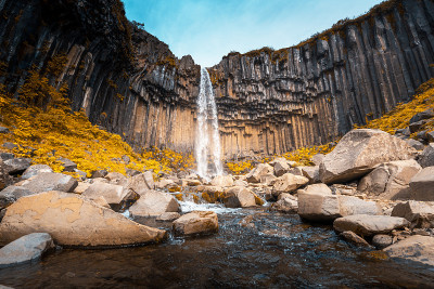 冰岛黑瀑布的Svartifoss