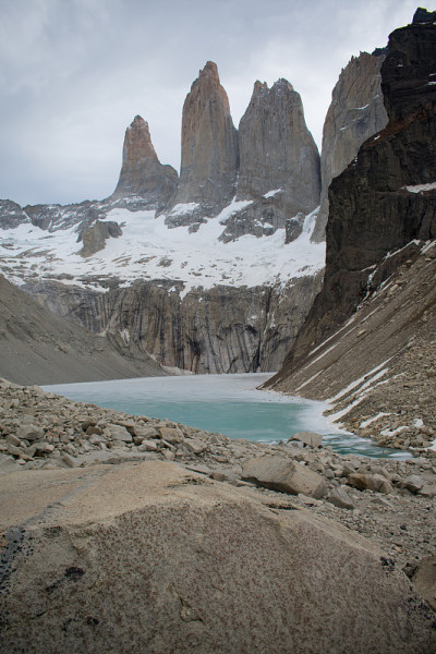 Mirador Los Torres与aqua water Torres del Paine国家公园