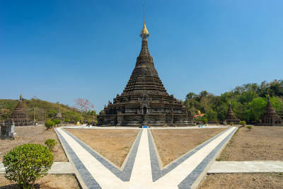 缅甸若开邦Mrauk U古城的萨迦曼昂古塔地标