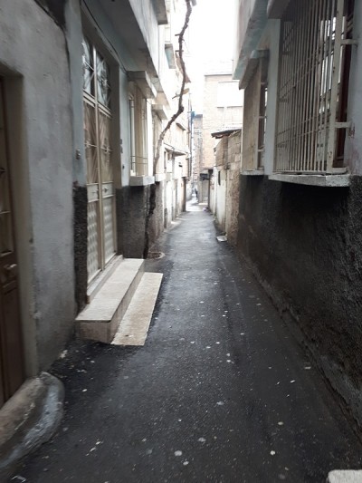 又长又窄的老街