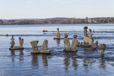 加拿大安大略省渥太华，渥太华河沿岸的Inukshuks