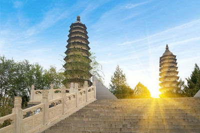 中国山西省太原市的太原市有两座古塔