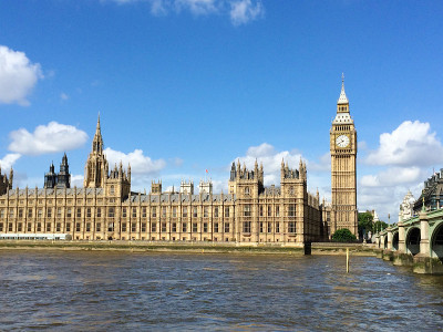 英国伦敦的大本钟和国会大厦。