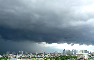 2020年2月28日，曼谷暴雨阴云密布