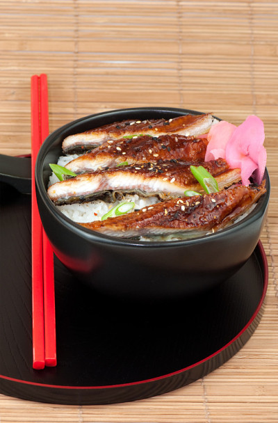 鳗鱼，烤鳗鱼配米饭，日本传统美食