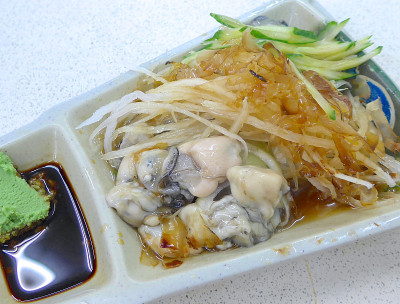 为台湾客户准备的新鲜牡蛎餐
