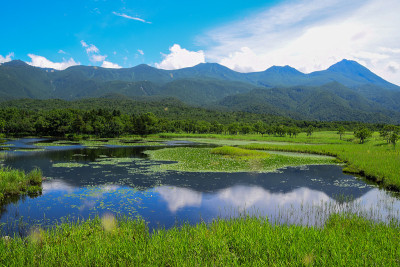 摄于日本北海道摄魂五湖的摄魂山脉。