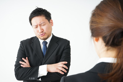 老板对追随者感到生气