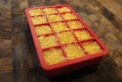 煮熟的桃子要冷冻了
