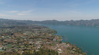 山地景观湖泊和火山巴图尔