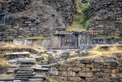 在修复之前，所谓的“卡斯蒂略”是秘鲁查文·德·万塔尔(Chavin de Huantar)考古综合体