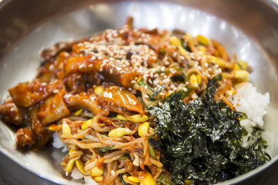 韩国料理:章鱼炒饭
