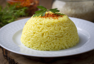 一盘藏红花米饭肉饭(土耳其名字;safranli pilav)