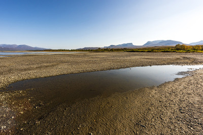 景观与Tornetrask湖和u型山谷Lapporten, Norrbotten，瑞典