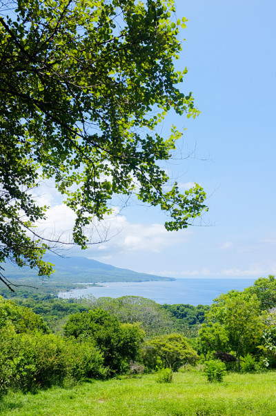 从Asah Hill Karangasem Bali的海滩风景