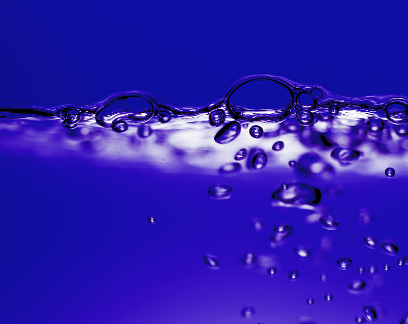 水