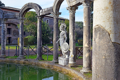 Canopus(古水池)在Villa Adriana(哈德良的别墅)在蒂沃利，意大利