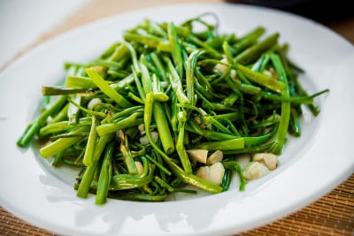 煮蔬菜。