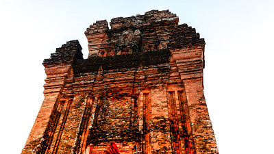 越南福颜的Nhan Tower或Thap Nhan。