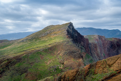 马德拉东海岸的山区景观