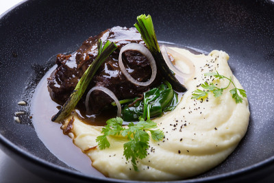 俄式牛肉配土豆泥