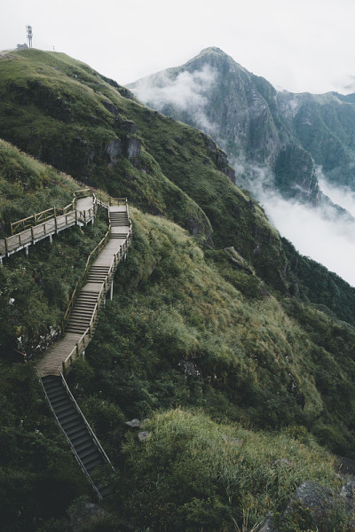 中国江西武功山顶的木板路