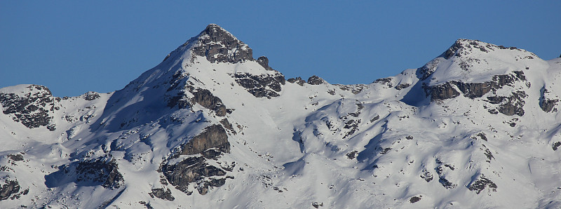 冰雪覆盖的Charenstock和Berglihorn山，格拉鲁斯坎顿
