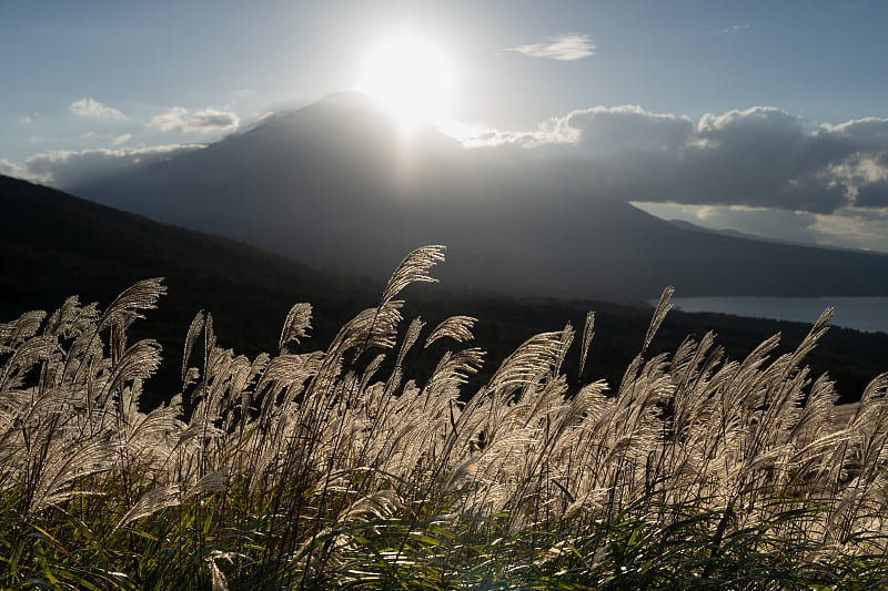 秋天的富士山黄昏