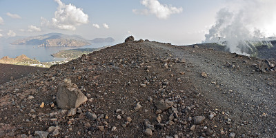 火山上的火山碎片