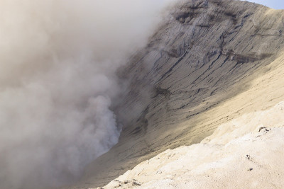 山顶婆罗摩火山