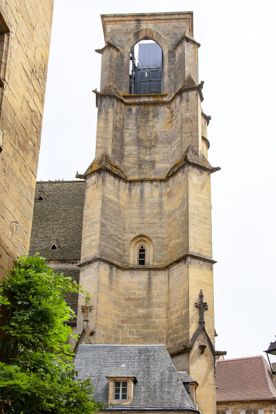 Sarlat-la-Caneda。圣玛丽教堂。多尔多涅。新阿基坦