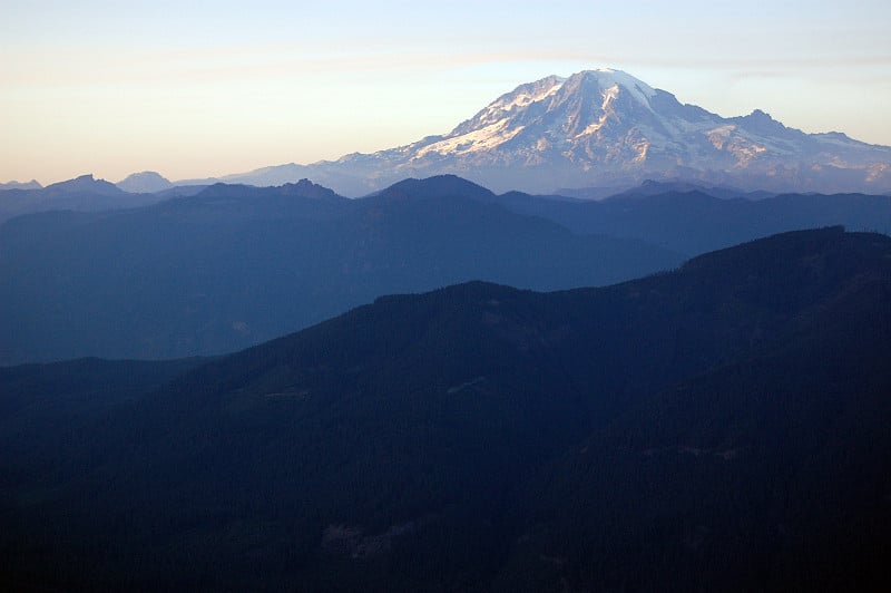 雷尼尔山