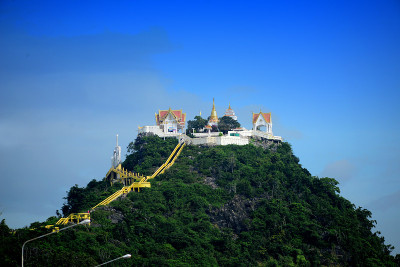 公共场所建在Khao Chong Krachok山顶(Wat Thammikaram Worawih