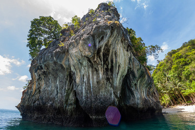 海中的岛屿。泰国