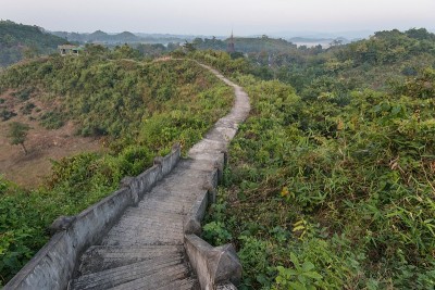 缅甸若开邦的摩洛村，佛塔和宝塔