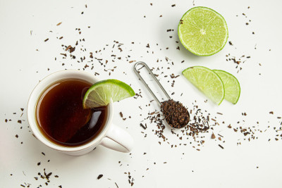 一杯加柠檬的埃尔瓦马黛茶。