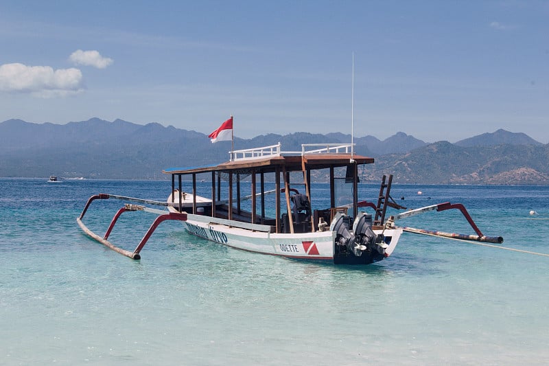 Gili Trawangan海上的一艘船