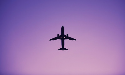 天空上的飞机