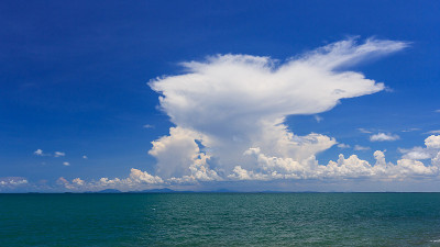 蓝色的天空