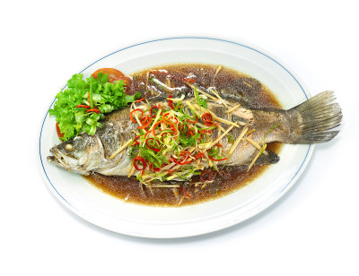 清蒸海鲈鱼酱油鲷鱼中国食品