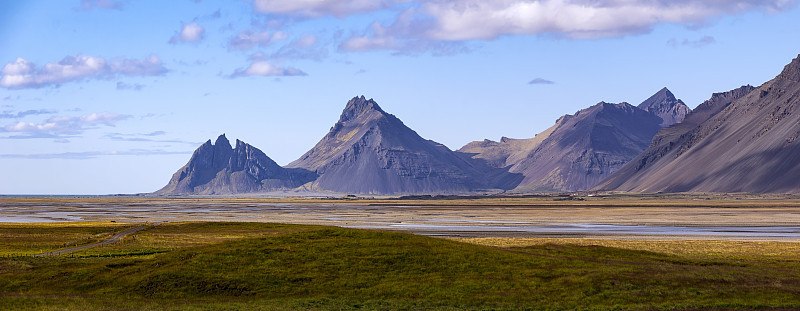 从东北侧可以看到著名的Vestrahorn和Stokksnes。