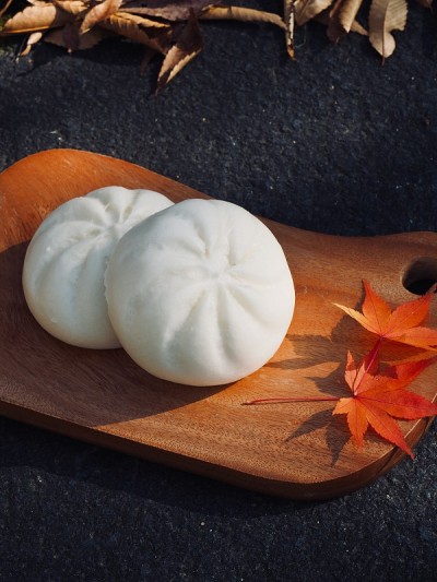 亚洲食物馒头和枫叶