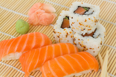 日本寿司和卷菜