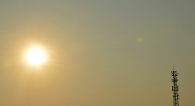 卫星和太阳