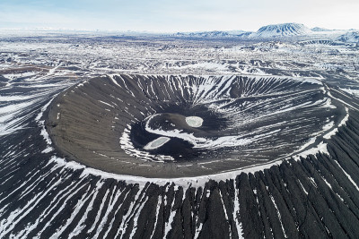 Hverfjall 火山口，米湖，冰岛