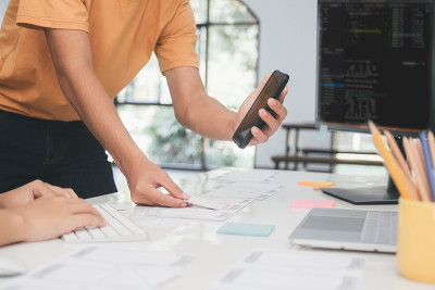 UX UI和编程开发技术。