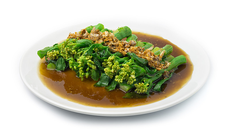 蚝油炒羽衣甘蓝香脆蒜香。亚洲食物